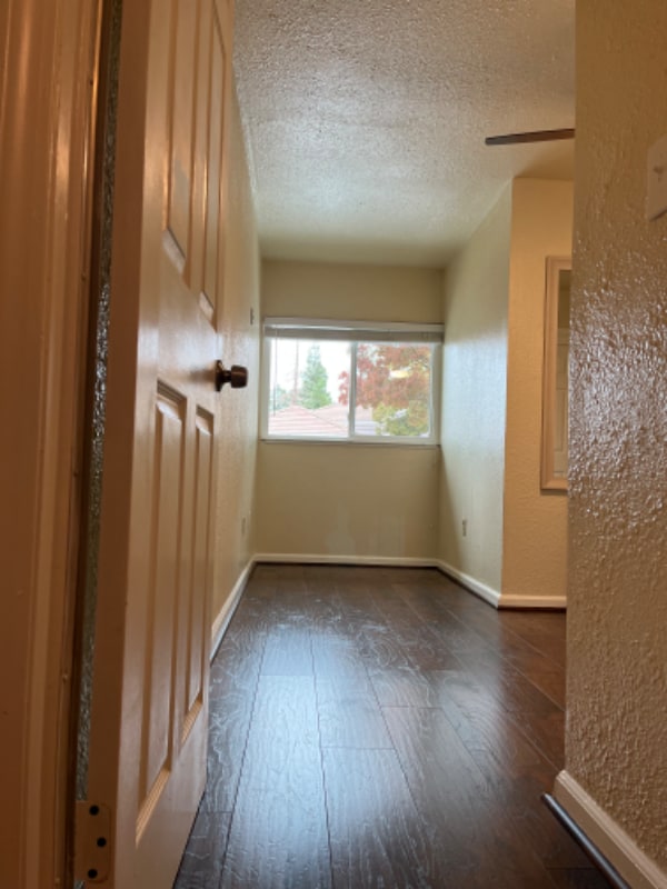 Foto del edificio - 5212 Efthemia Way