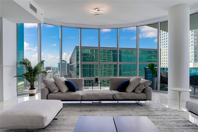 Building Photo - 200 Biscayne Blvd Way