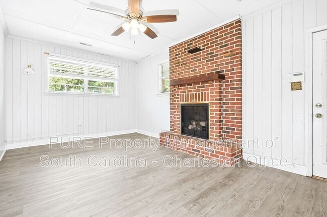 Building Photo - 628 Constant Dr