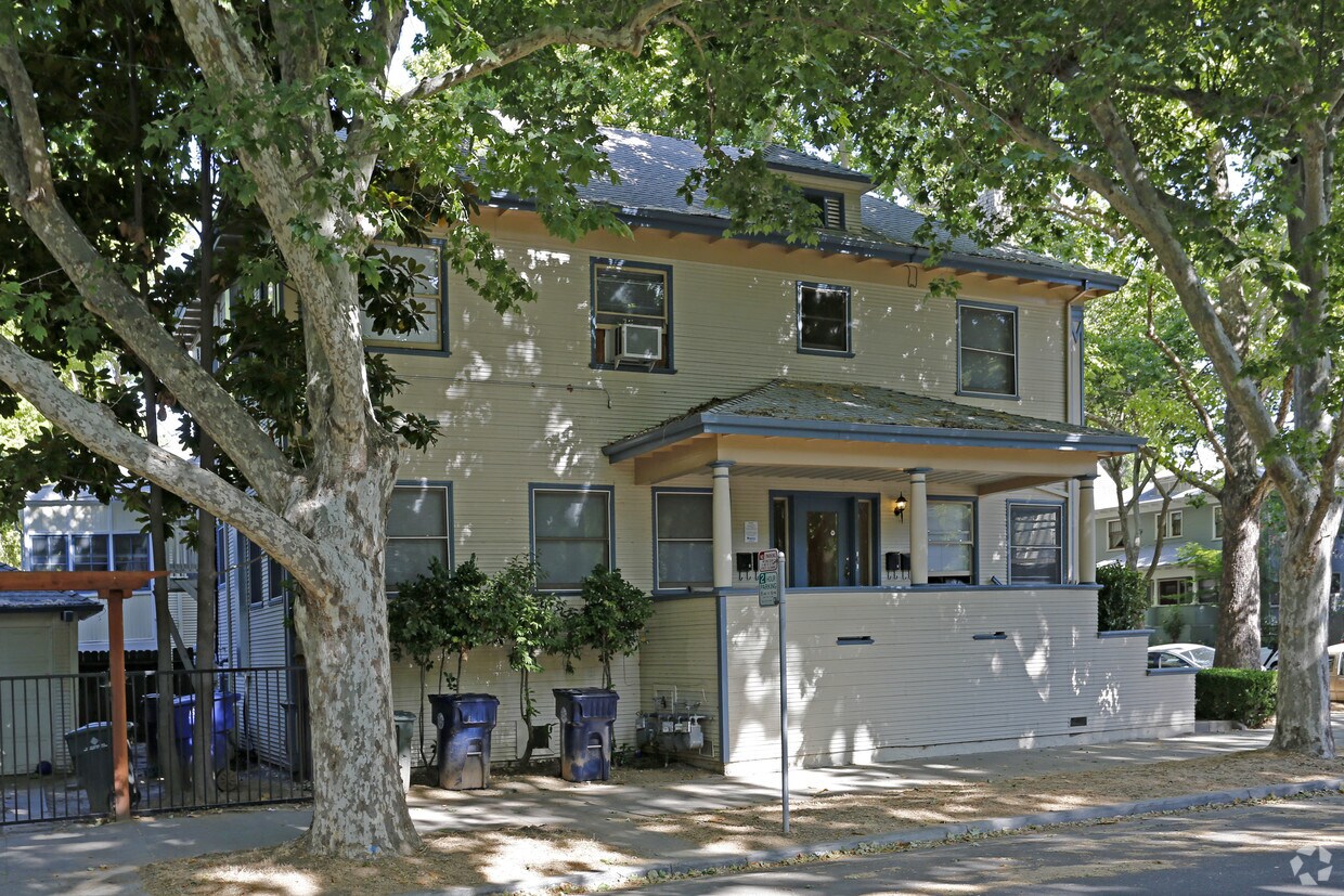 Building Photo - 2430 H St
