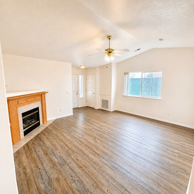 Building Photo - 55-59 E Jadynn Ct