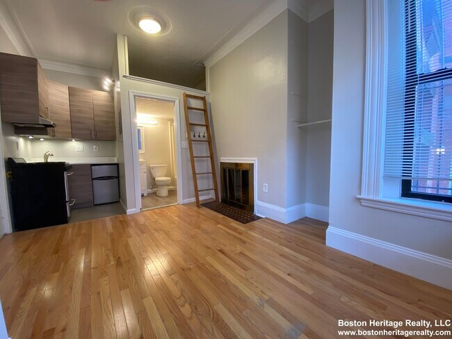 Building Photo - 22 Symphony Rd