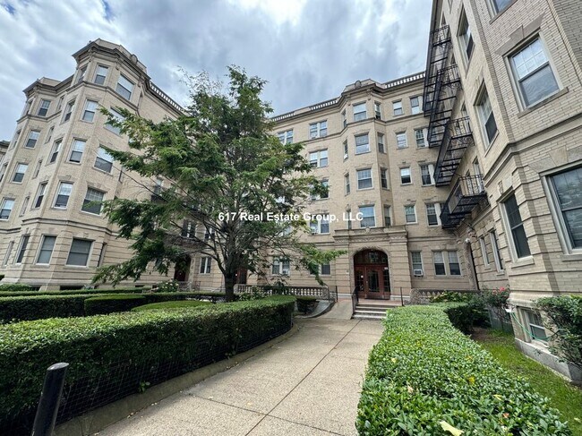 Foto del edificio - 29 Park Dr