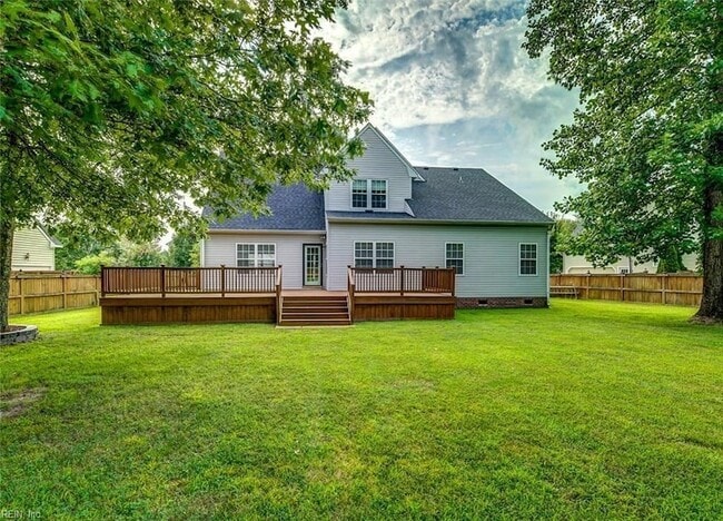Building Photo - 1516 Clearwater Ln