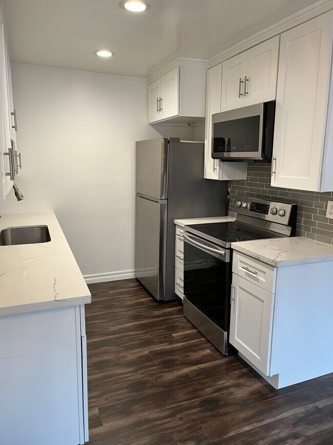 Foto del edificio - 8650 Belford Ave
