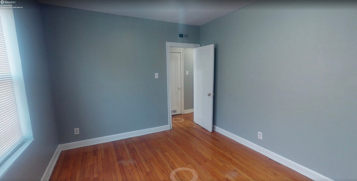 Building Photo - 817 W 83rd St