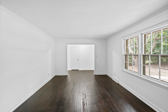 Building Photo - 2712 Basswood Ct