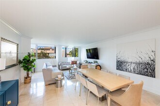 Building Photo - 121 Crandon Blvd