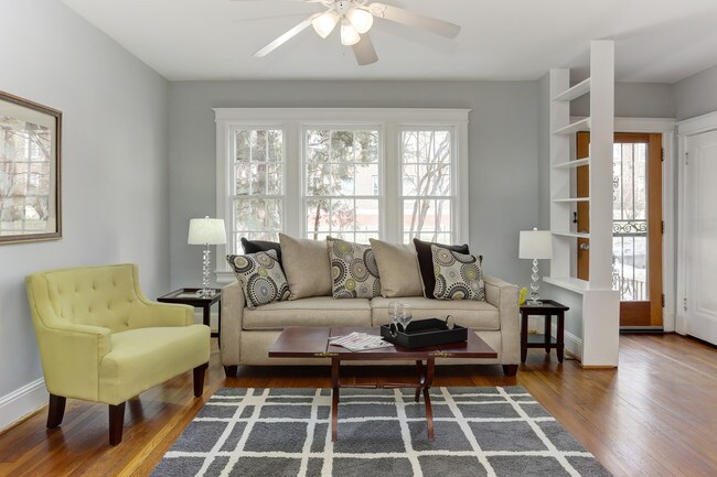 Foto del edificio - 1448 Spring Pl NW
