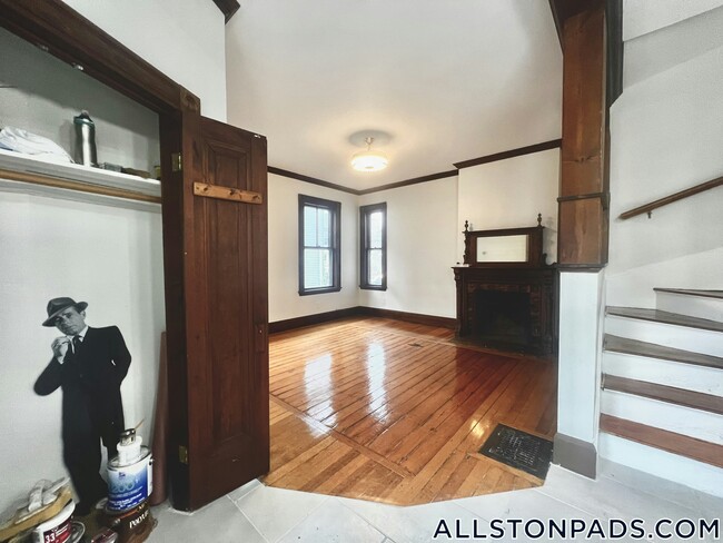Building Photo - 78 Aldie St