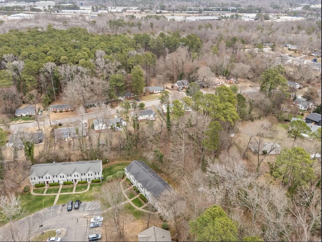 Building Photo - 831 Dalewood Dr