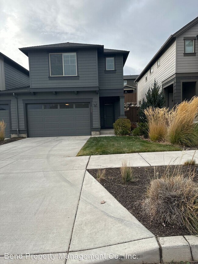 Foto del edificio - 3 br, 2.5 bath House - 63135 NE Black Powd...