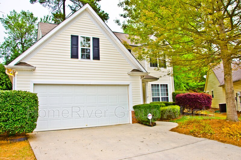 Foto principal - 2499 Lakebrooke Dr