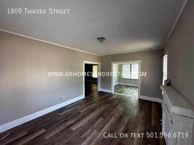 Foto del edificio - 1809 Thayer St. | $725| 2 beds, 1 full bath