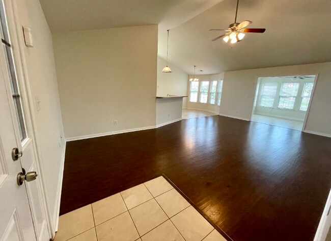 Foto del edificio - 1152 Great Lakes Cir