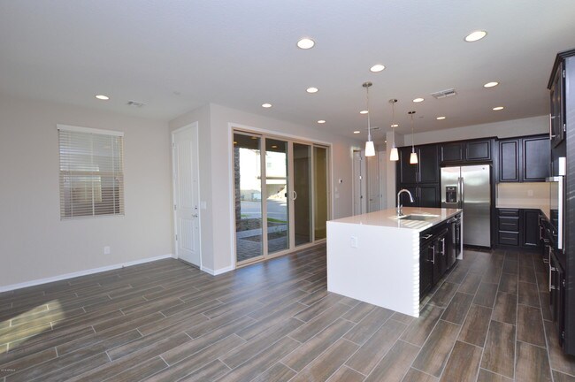 Building Photo - 1808 S Follett Way