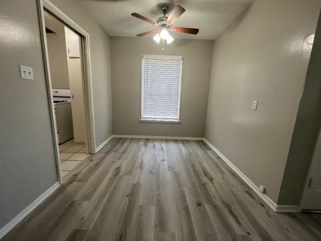 Foto del edificio - 300 S Oak Knoll Ave