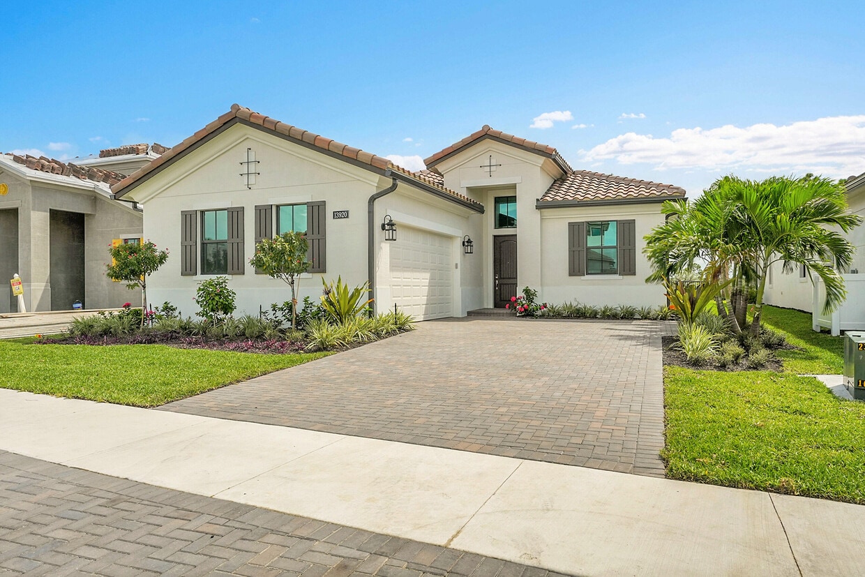 Foto principal - 13920 Vivant Dr