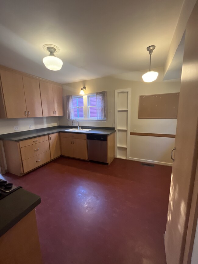 Foto del edificio - 4706 Interlake Ave N