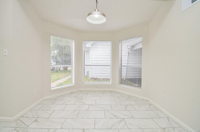 Foto del edificio - 11818 Spring Grove Dr