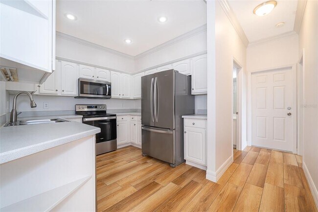 Building Photo - 687 Minnesota Ave