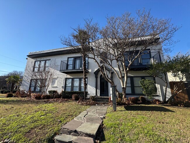 Foto del edificio - 5305 Reiger Ave