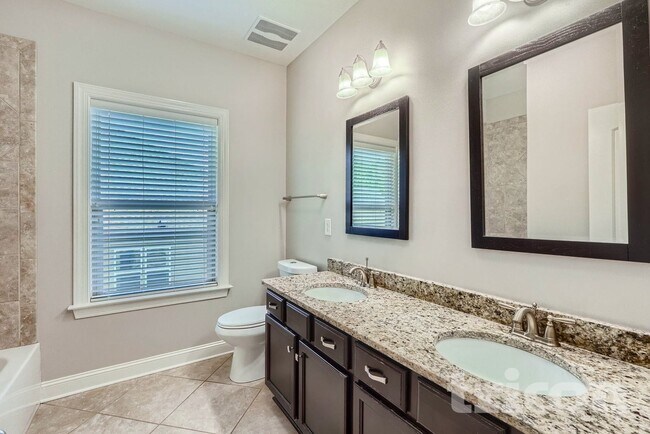 Foto del edificio - 6013 Hyde Park Drive