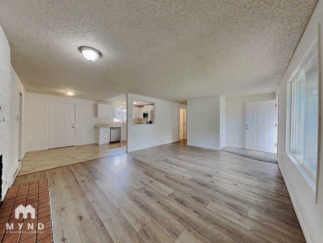 Foto del edificio - 8612 SW Pine St