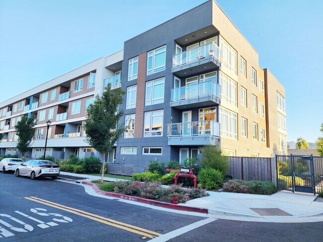 Building Photo - 5933 Sunstone Dr