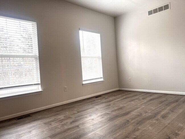 Foto del edificio - 44725 Ellery Ln