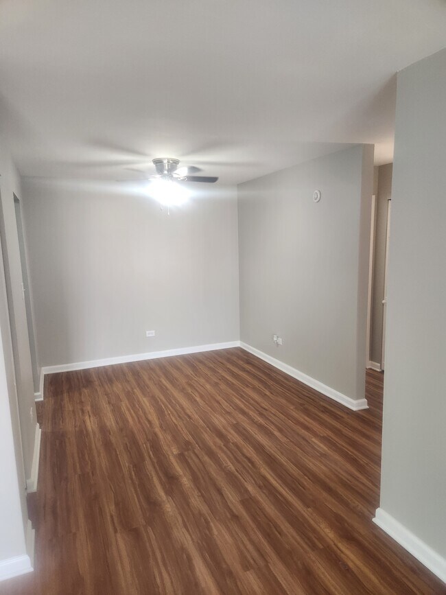 Foto del edificio - 226 Shorewood Dr