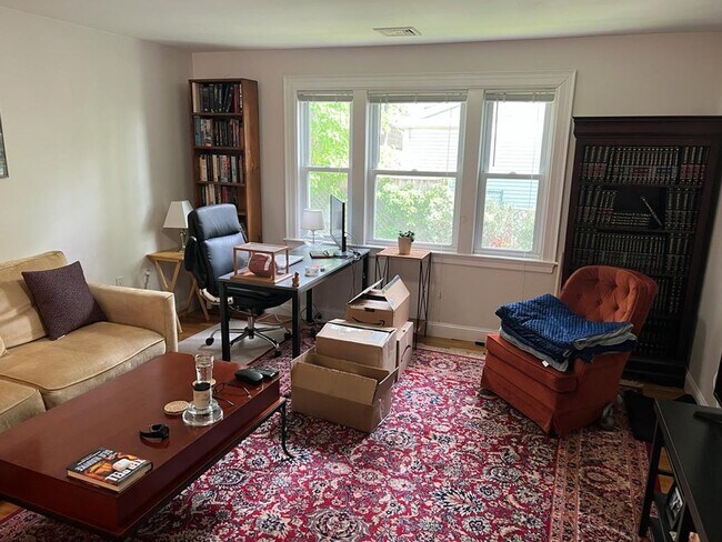 Foto del edificio - AVAILABLE FOR RENT!!! Well maintained 1 Be...