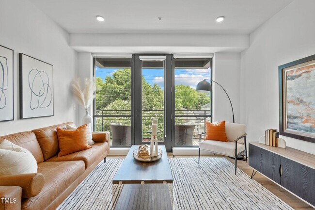 Building Photo - **OFFERING 50% OFF THE FIRST MONTH'S RENT*...