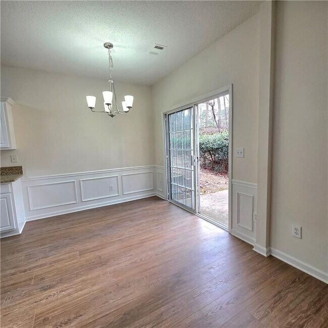 Foto del edificio - 2412 Elkhorn Ter