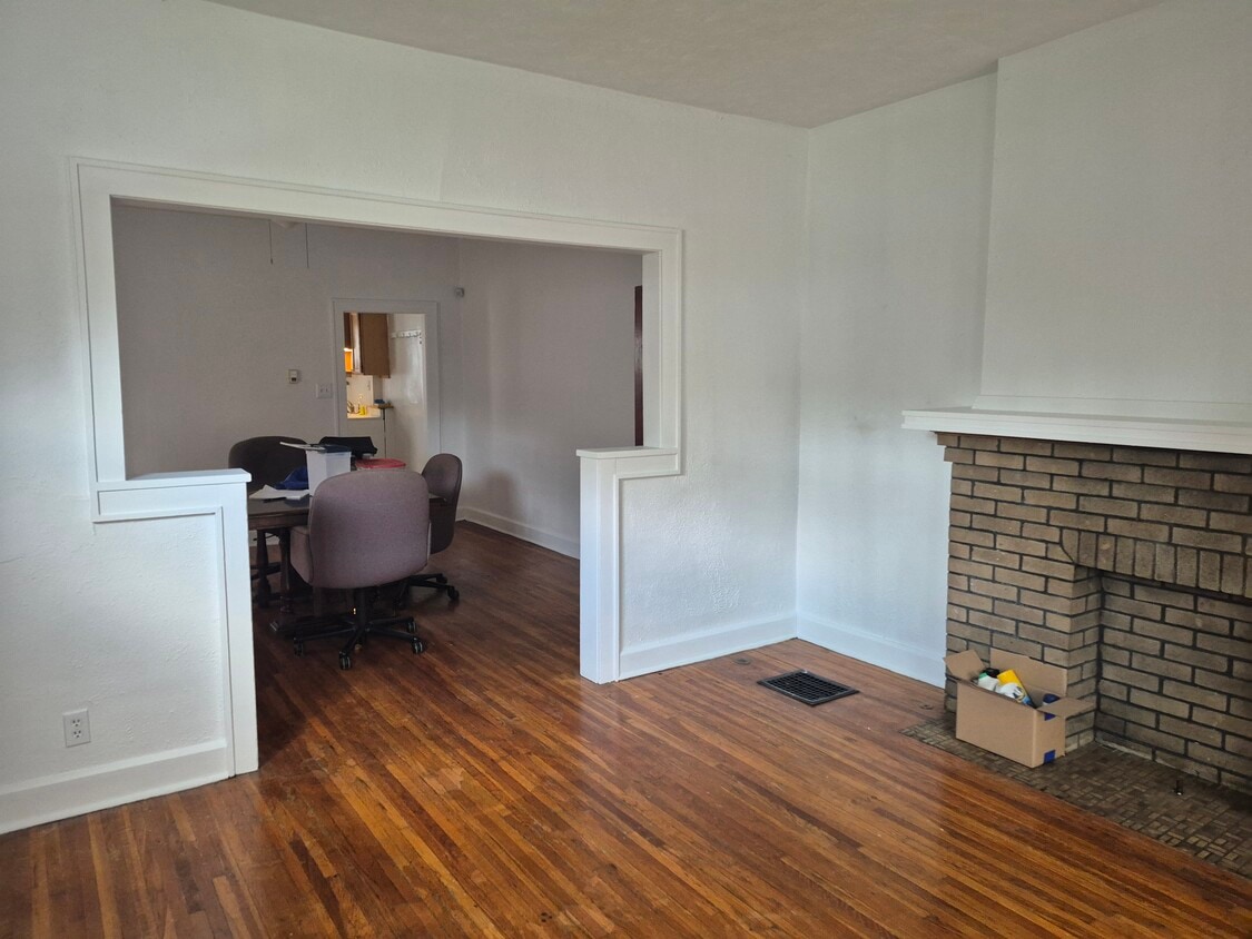 Building Photo - 2287 Neil Ave