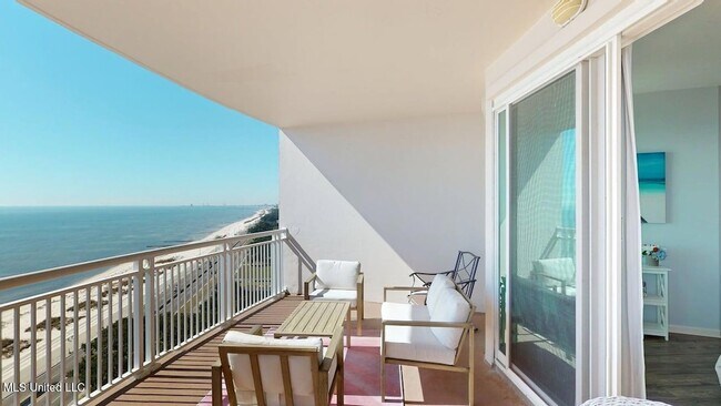 Foto del edificio - 2228 Beach Dr