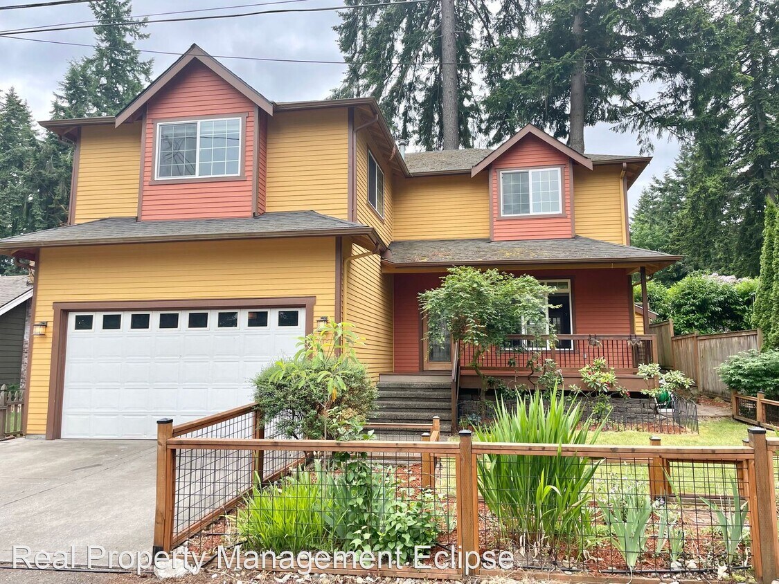 Primary Photo - 4 br, 3.5 bath House - 315 N. 155th St.