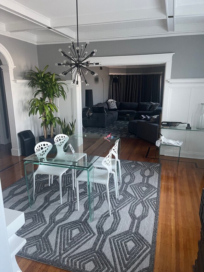 Foto del edificio - 2161 N Meridian St