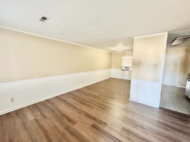 Building Photo - THREE BEDROOM/TWO BATH SOUTH HUNTSVILLE!