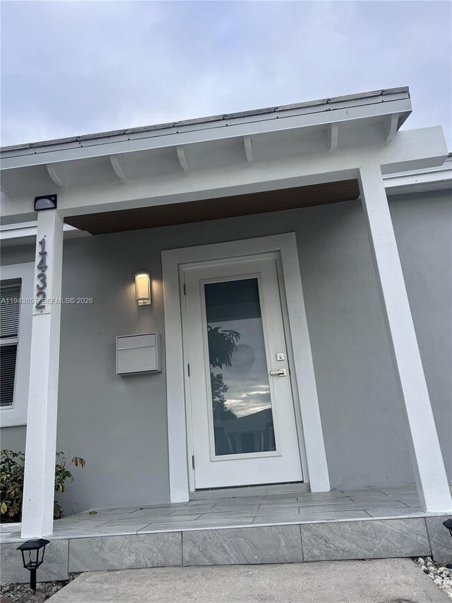 Foto del edificio - 1432 N Andrews Ave