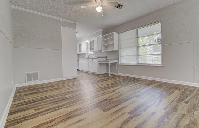 Building Photo - 1523 Weyford Dr