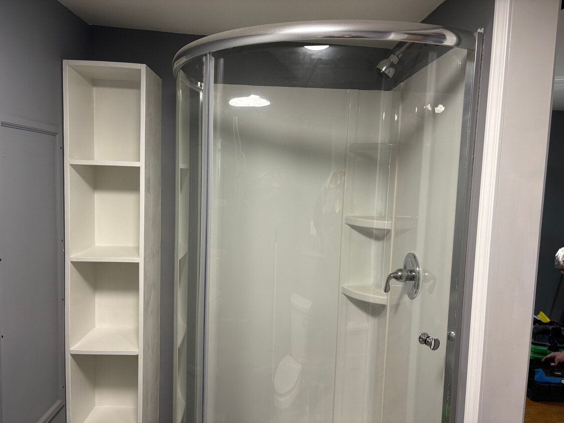 Building Photo - 355 S 6th St