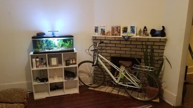 Foto del edificio - Historic 1 Bedroom, 1 Bathroom Duplex (wit...