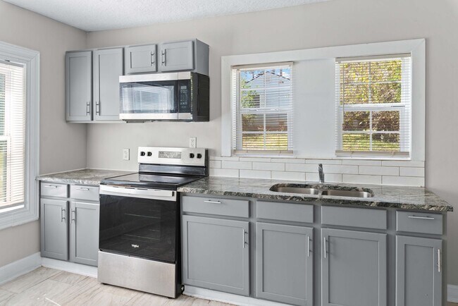 Foto del edificio - **Move in ready 3/2 Single Family home 32208