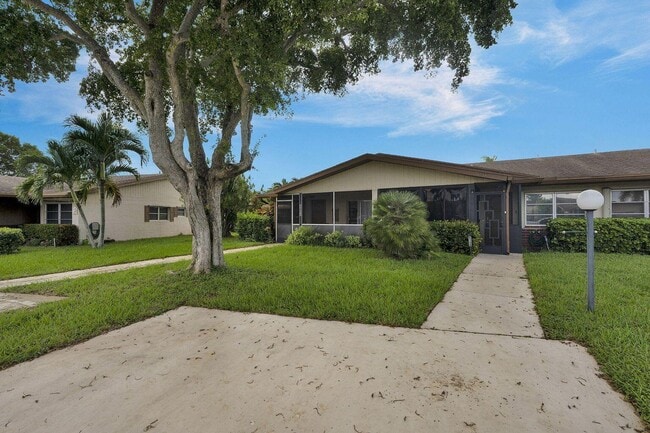 Foto del edificio - 5755 Doris Ct