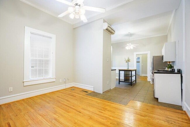Building Photo - 580 Highland Ave NE
