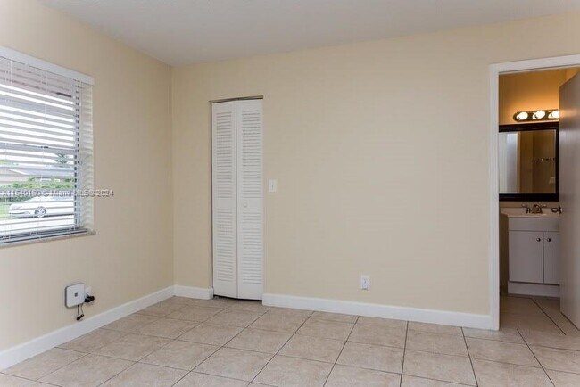 Foto del edificio - 414 SW 80th Terrace