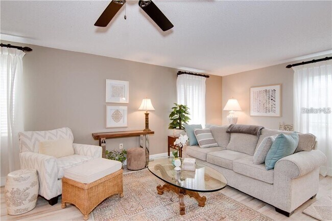 Building Photo - 1706 Belleair Forest Dr