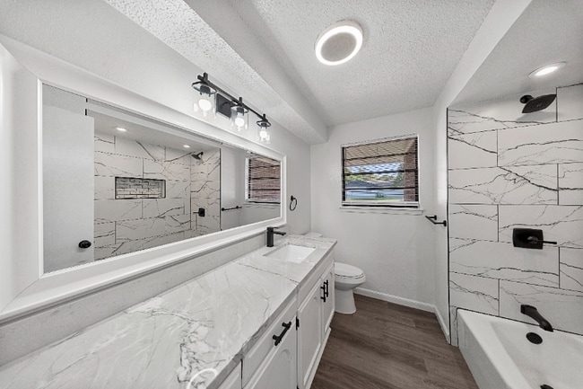 Foto del edificio - 3232 Parker Dr