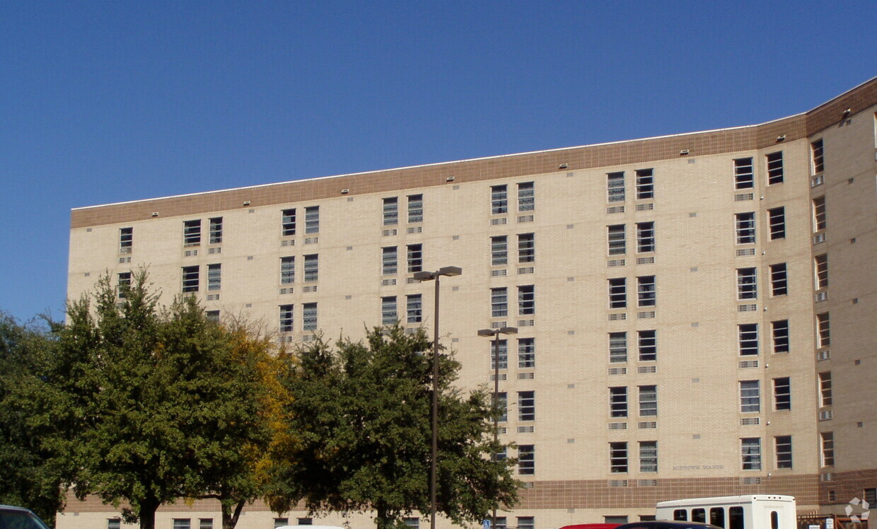 View looking northeast - Midtown Manor